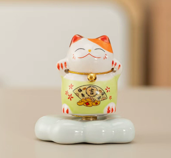 Lucky Cat Spinning Figurine