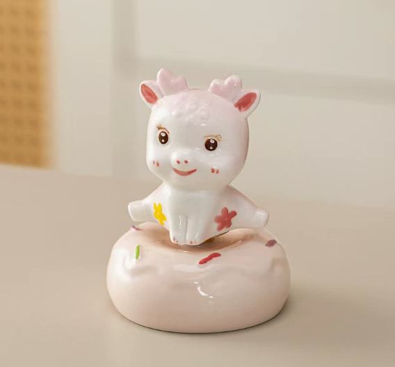 Cute deer-themed spinning figurine
