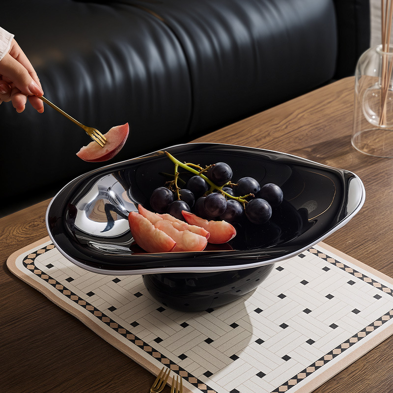 The Snowy Realm Fruit Platter: A High-End Trend