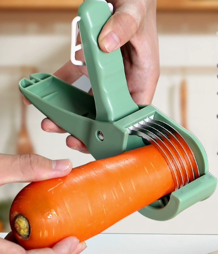 Vegetable and fruit slicer