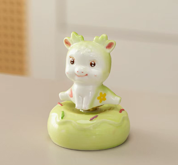Cute deer-themed spinning figurine