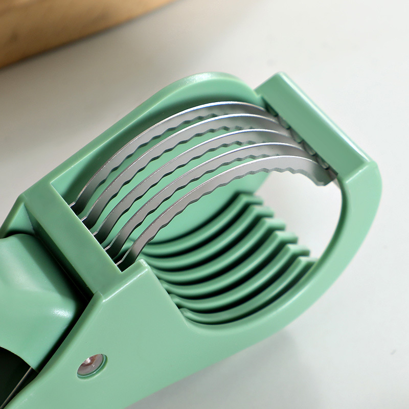 Vegetable and fruit slicer