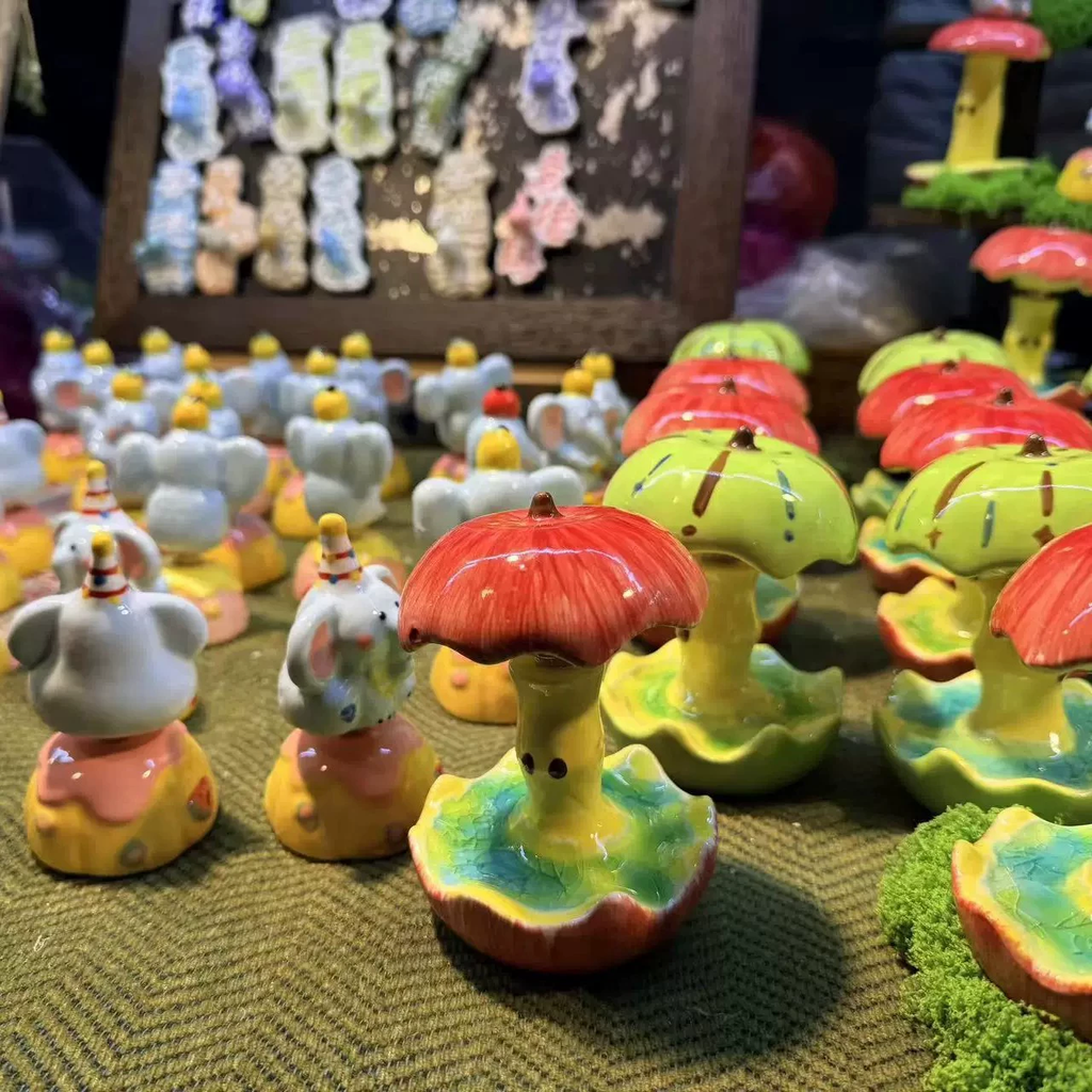 Cute Ceramic Apple Spinning Toy