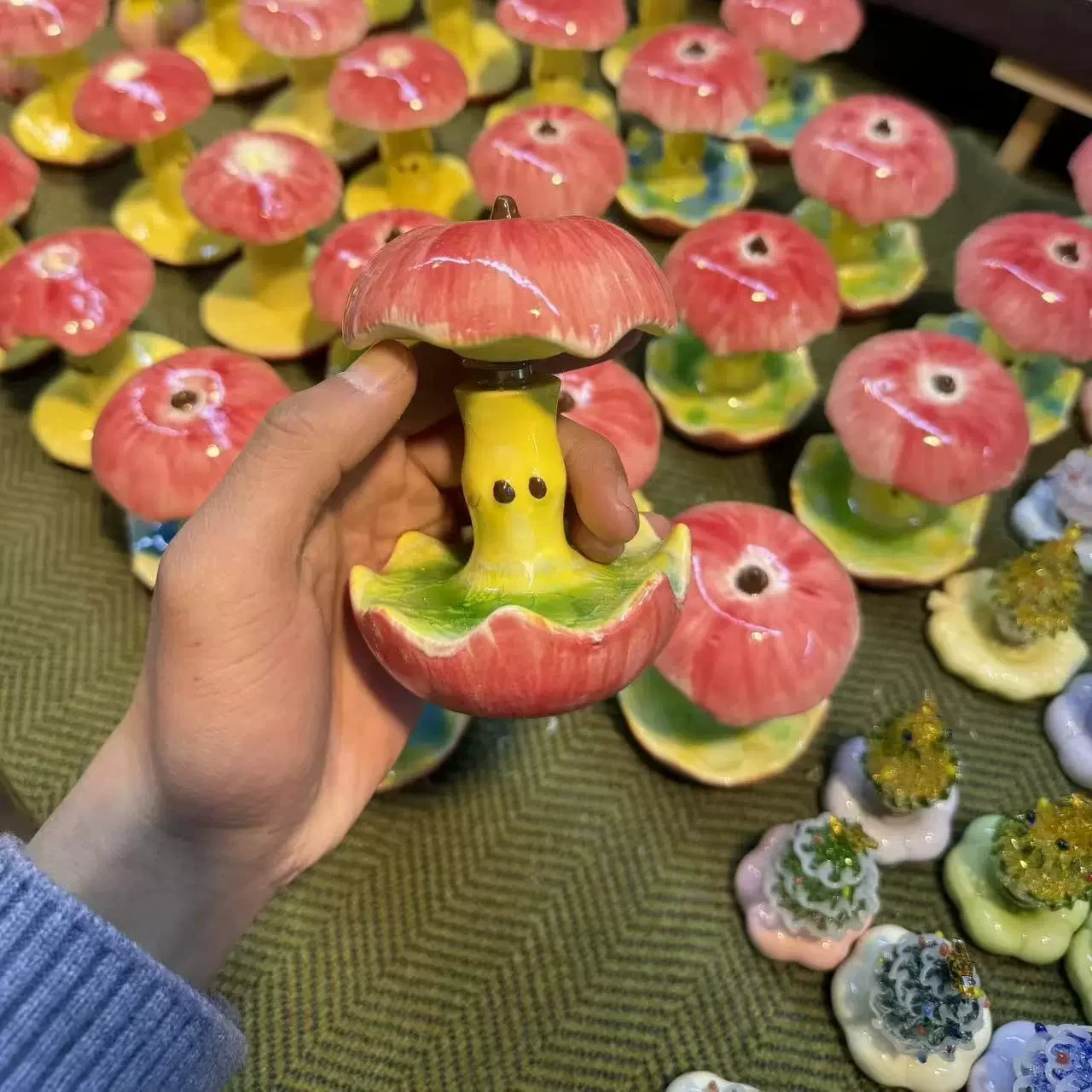 Cute Ceramic Apple Spinning Toy