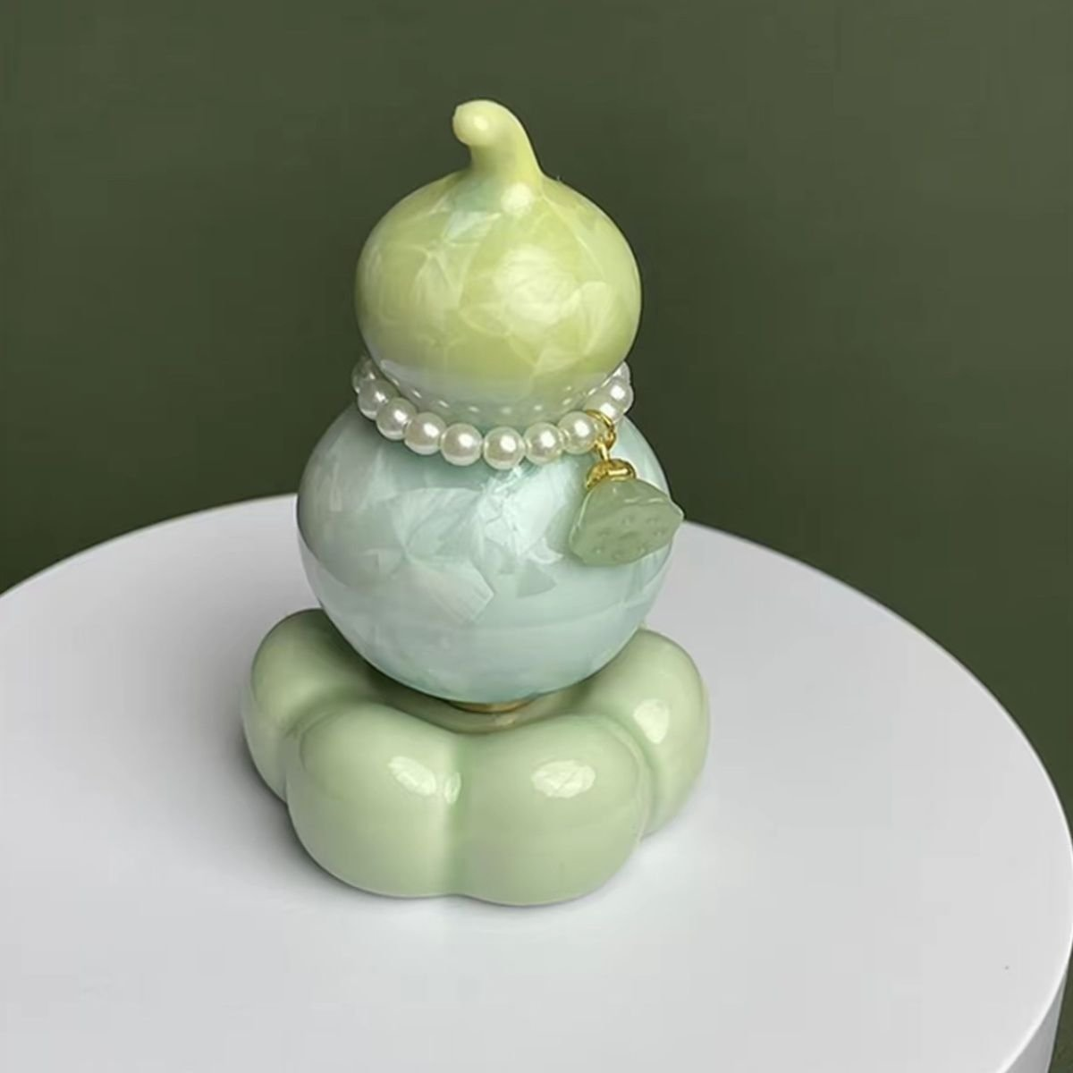 Crystalline glaze gourd-shaped spinning ornament popular on social media