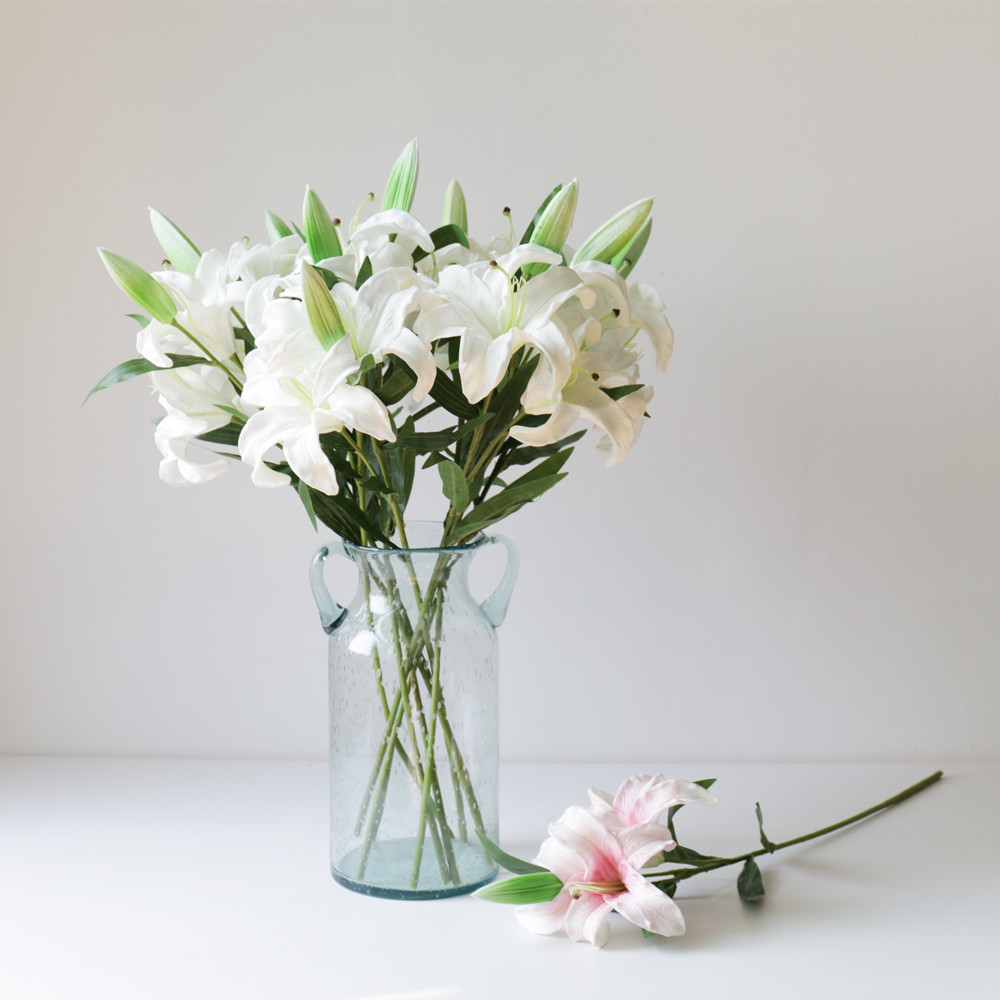 Simulated PU moisturizing artificial lily flowers