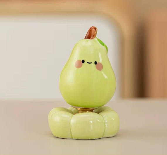 Cute pear-shaped spinning ornament